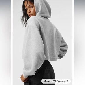 alo yoga bae hoodie size xs